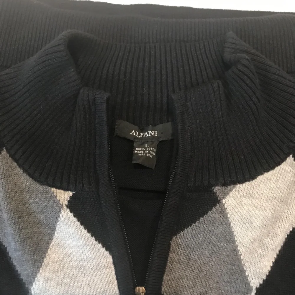 Alfani men’s black 3/4 zip sweater - Picture 4 of 5